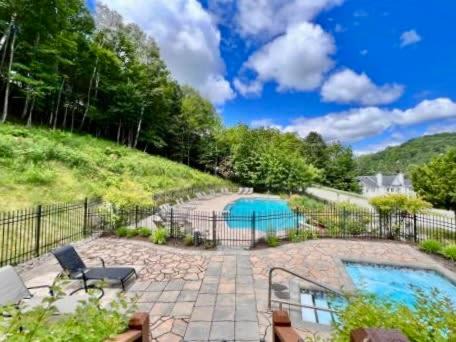Mont-Tremblant Village Apartamento | Swimming Pool Spa - Condo Mont Tremblant