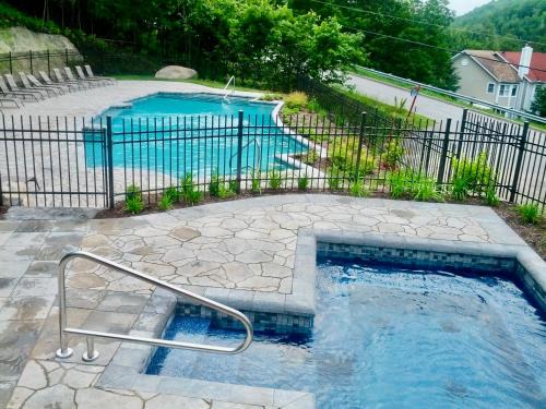 Mont-Tremblant Village Apartamento | Swimming Pool Spa - Condo Mont Tremblant 2