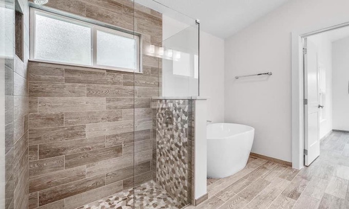 Clermont Casa | SWISS 14 - Lake Stephanie