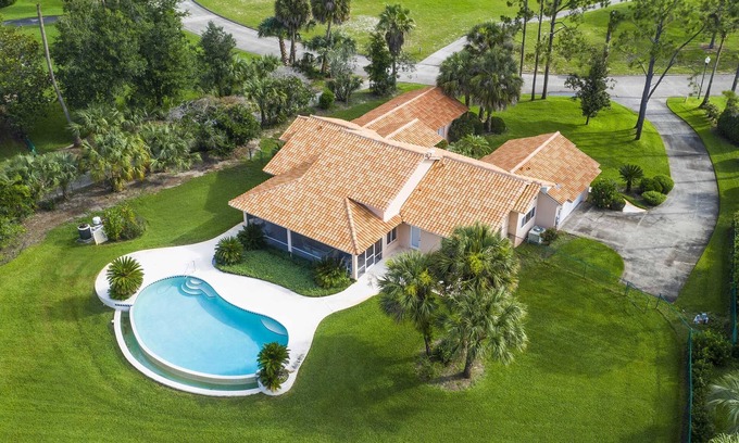 Groveland Casa | SWISS 30 - Campo de golf
