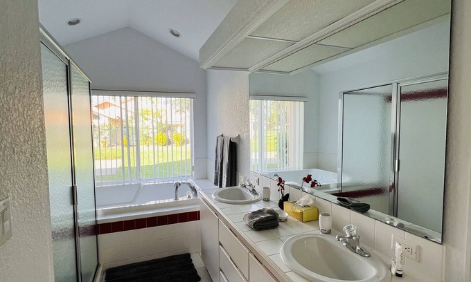 Groveland Casa | SWISS 58 - Lake Denise