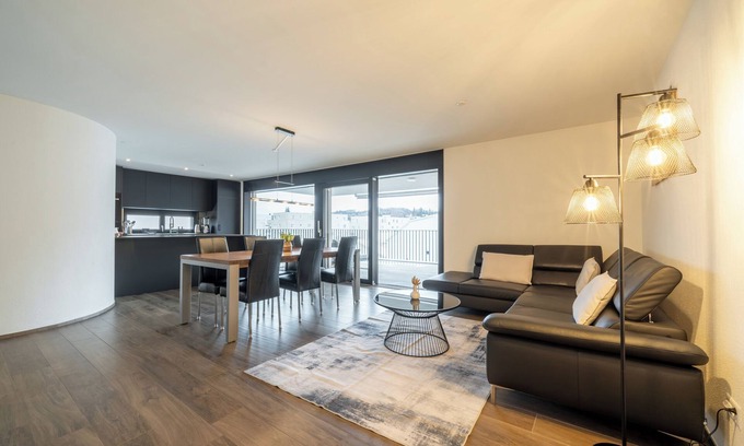 Menziken Casa | Swiss Living | High-Tech Kitchen, 1G WiFi, Balcony