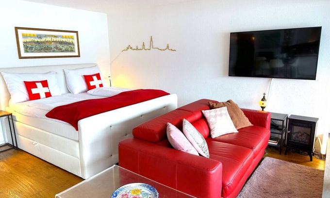 Oberhofen am Thunersee Condominio | SwissHut Stunning Views Alps & Lake - Apart. Oberländer