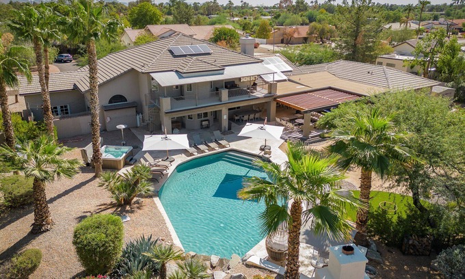 Buenavante Casa | SWSSLuxeHouse Impresionante casa familiar en un terreno de 1 acre Resort StayWithStyle