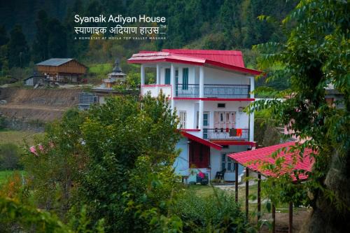 Chakrata Casa | Syanaik Adiyan House