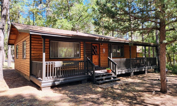 Pinetop-Lakeside Cabina | Sycamore Cabin at Lazy Oaks Resort
