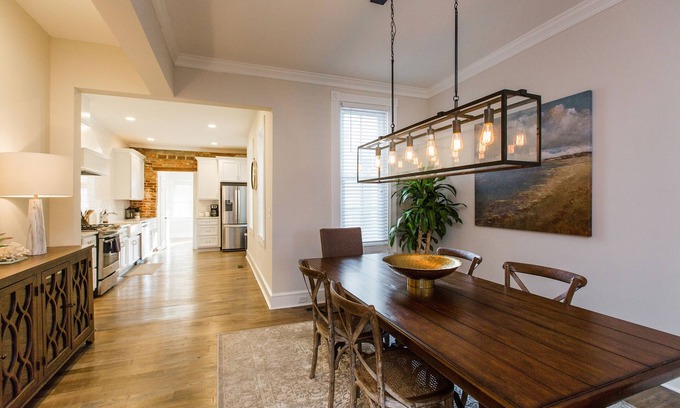 Historic Downtown Lancaster Casa | Sycamore Downtown Vista