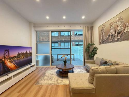 Surry Hills Casa | Sydney CBD Newly Renovated Large Terrace