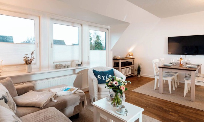 Tinnum Apartamento | Sylt is a valuable habitat and a soothing vacation spot, a paradisiacal realm of peace and tranquillity.