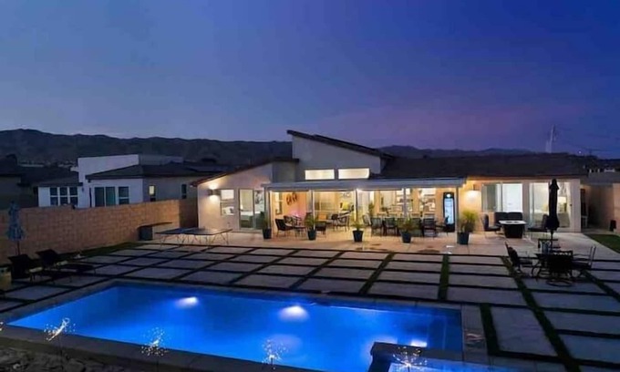 Desert Hot Springs Casa | Sylvanus V Fun and Relaxing Retreat