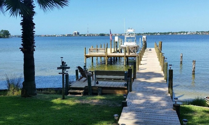 Shalimar Apartamento | Sylvia's Suite Dreams-kayak and paddleboard free, close to Destin & best beaches