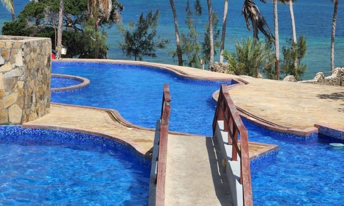 Bouvet Island Cama Y Desayuno | Symphony Seafront House Mombasa