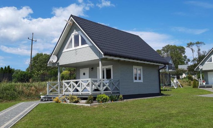 Kolczewo Casa | Szary domek nad jeziorem