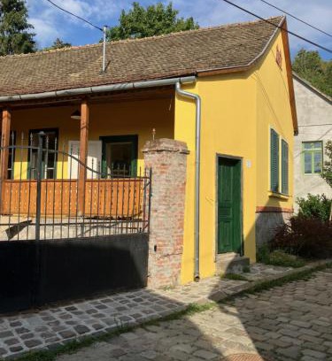 Szentendrei Casa | Szent Flórián Tűzoltó Panzió Visegrád