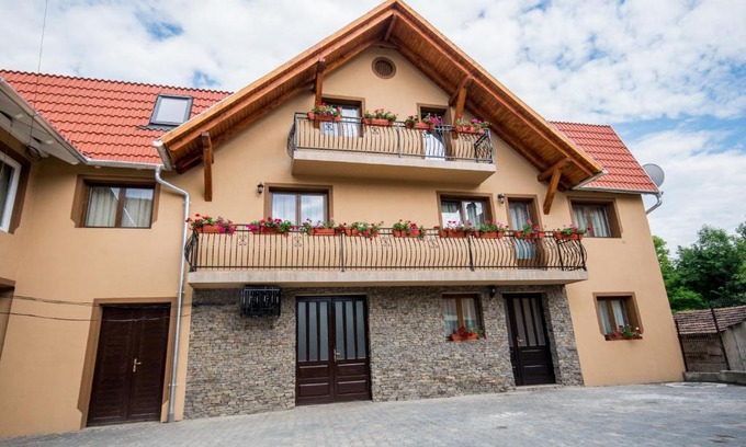 Dealu Casa | Sziklakert Fogadó
