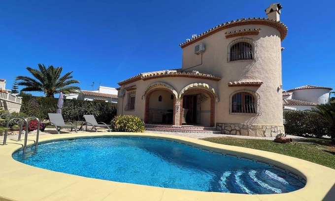 Els Poblets Villa | T-0223 Villa a sólo 500 metros del mar