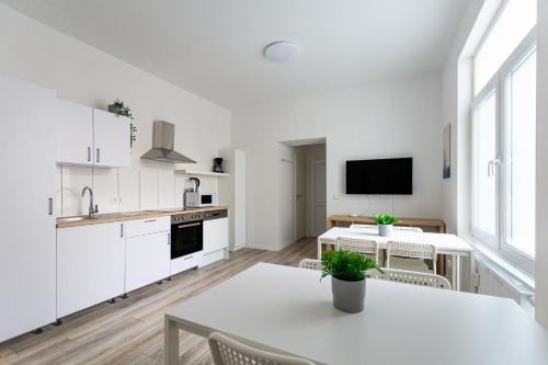 Wanheimerort Apartamento | T&K Apartments - 1 to 4 Room Apartments - 20min to TradeFair Messe Airport Düsseldorf