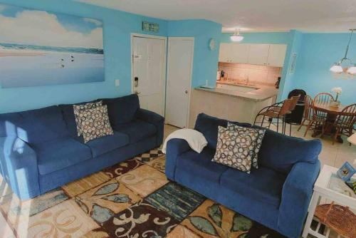 Saint Simons Island Casa | T11 Downstairs King Bed Ocean Walk Resort close to tennis courts and back pool