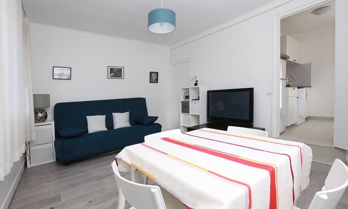 Garches Apartamento | T2 45 m² on private driveway at the gates of Paris (1 to 6 people)