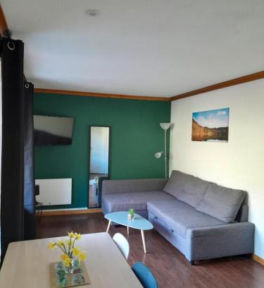 Besse-et-Saint-Anastaise Apartamento | T2 confortable - Piscine chauffée - Super Besse