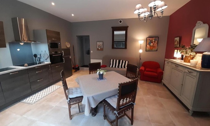 La Roche-Posay Apartamento | T2 de Standing avec Jardin, Terrasse et WI-FI au Centre de La Roche-Posay - FR-1-541-67