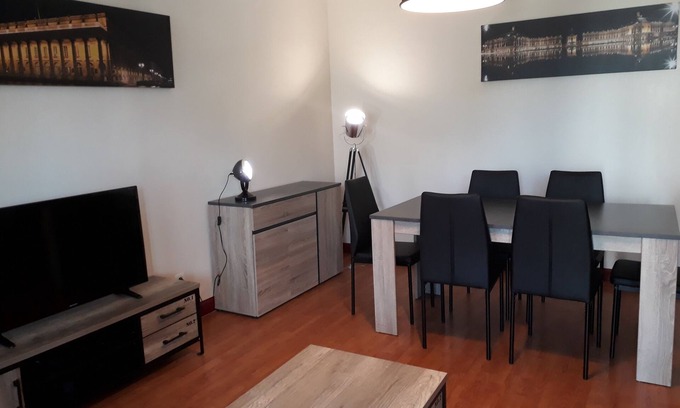Chartrons Apartamento | T2 renovado con gran balcón