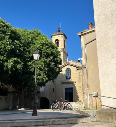 Saint-Jean-de-Vedas Apartamento | T2 sur la place du village proche Mer et Montpellier