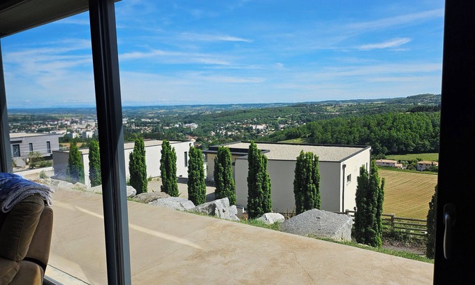 Vienne Condominio | T3 à 2 pas du Centre-ville Piscine et Jacuzzi Privé Normes PMR