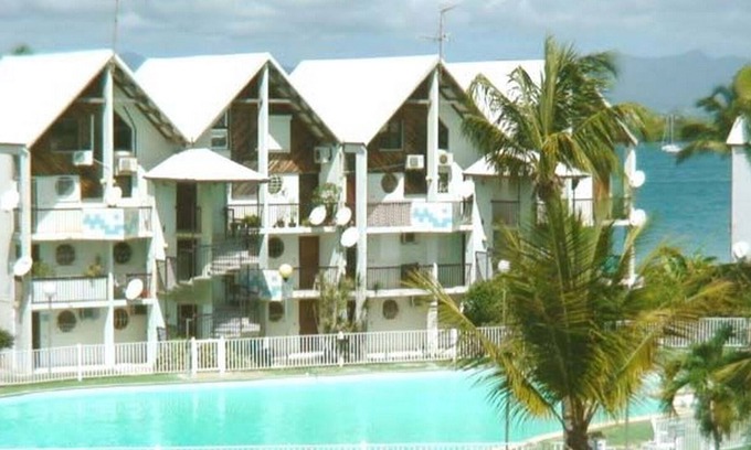 Bas du Fort Apartamento | T3 Duplex piscina acceso directo playa