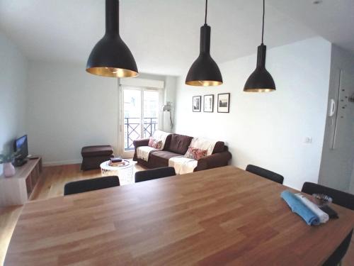 Houilles Apartamento | T3 en face de la gare, Terrasse-Rooftop, Parking