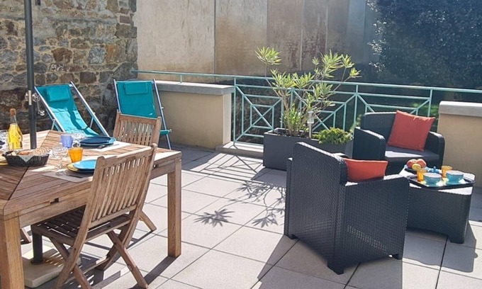 Saint-Servan Apartamento | T3 tranquila y luminosa, terraza sur, estacionamiento privado seguro, tiendas 200m