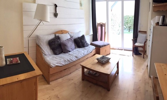Bagneres-de-Luchon Apartamento | T3 with summer pool garden