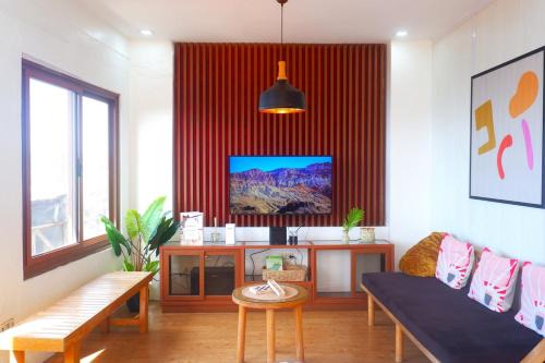 Mendez Crossing West Apartamento | TAAL-VIEW 2BR in Tagaytay for 8 pax with Free Parking