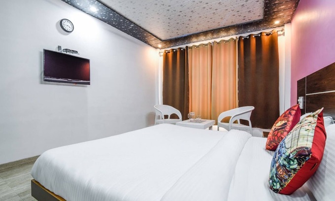 Shoghi Hotel | Taarab View