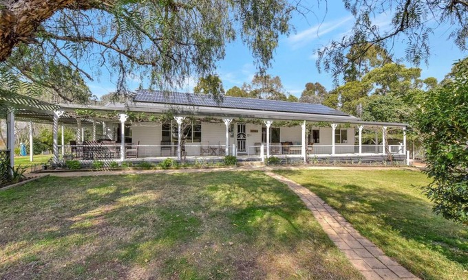 Bellbird Casa | Tabitha Hill Homestead close to wineries and nature
