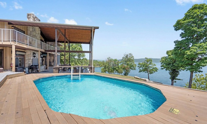 Lampe Casa | Table Rock Lake Access, Pvt Outdoor Pool, Pvt Hot Tub, $400 of Daily Tickets, Panoramic Views