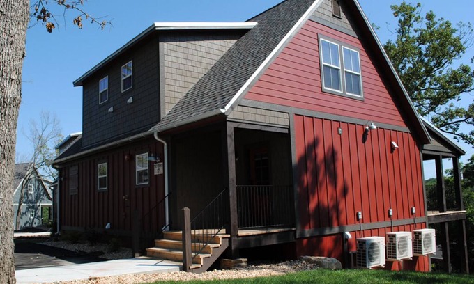 Kimberling City Cabina | Table Rock Lake, Sleeps 14, Hot Tub, Getaway