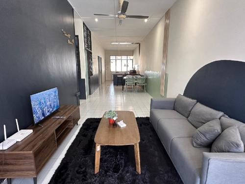 Kuching Casa | Tabuan Jaya Keranji Home w Wi-Fi&Aircon