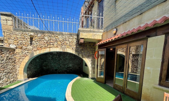 Xewkija Villa | Tac-Cikkarell Farmhouse