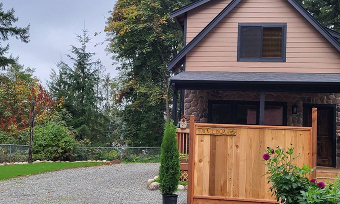 East Olympia Cabaña | Tackle Box Cottage at the LakenFish all year Boat rentals at your doorstep.