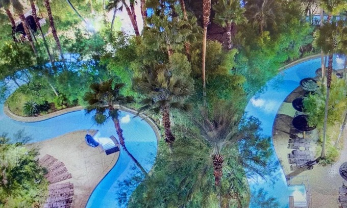 Las Vegas Complejo | Tahiti Village 1-BR Condo - Tropical Oasis with Luxury Resort-Style Pool