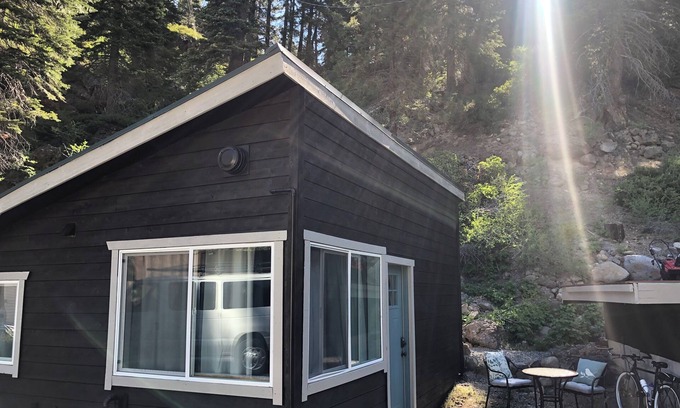 Tahoe City Cabaña | Tahoe Cottage- near river/ lake / ski resorts