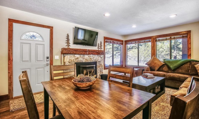 Truckee Condominio | Tahoe Donner Condo on the Creek