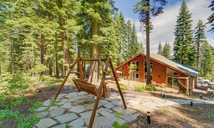 Truckee Cabina | ¡NUEVO! Cabina de Truckee con chimeneas cerca de estaciones de esquí!
