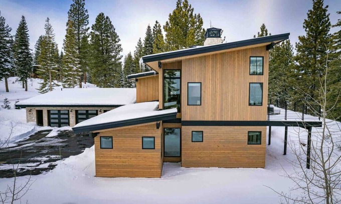 Ponderosa Palisades Casa | Tahoe Luxury Home - Scenic Views