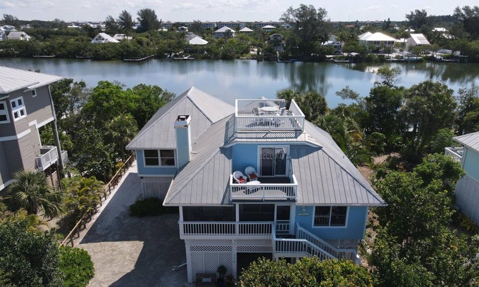 Cape Haze Casa | Captains Quarters: ¡Hermosa 3 habitaciones al otro lado de la playa!