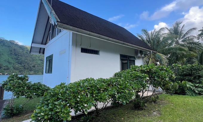 Teahupoo Casa | Taina - Faaroa Bay Villa