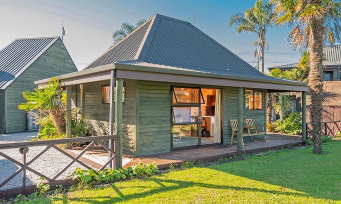 Tairua Casa | Tairua Waterfront Villa 6 - Tairua Holiday Studio Unit