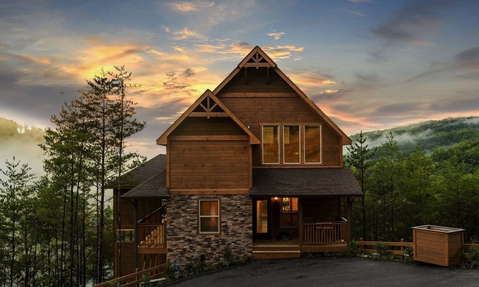 Sevierville Cabina | Take A Paws - 3 Bedrooms, 3 Baths, Sleeps 8 1 Cabin by Redawning