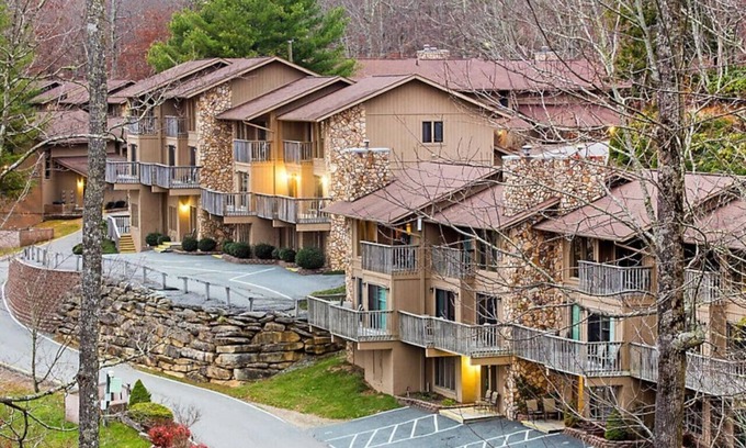 Banner Elk Condominio | Take in Natures Beauty with lots of resort outdoor activities in 1BD condo